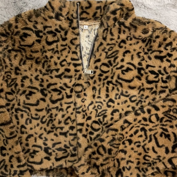 Top - Picture 2 of 4